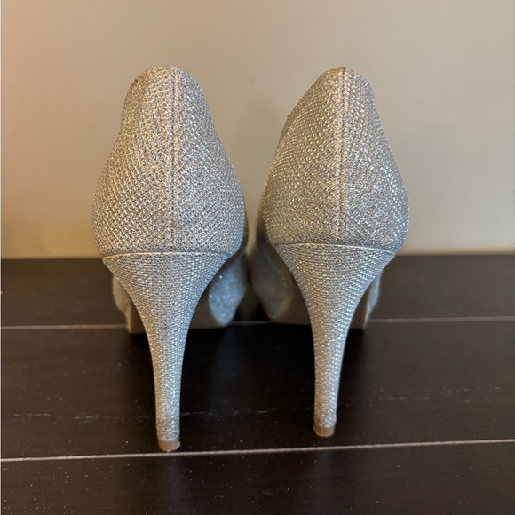 Sparkly Silver High Heels‎ Size 9 - Picture 4 of 7